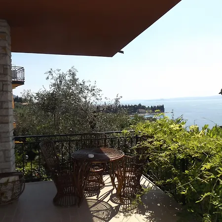 Patrizia * Torri Del Benaco